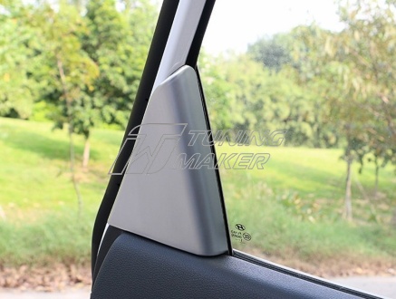 Треугольные накладки на стекло двери Hyundai Tucson - Накладки