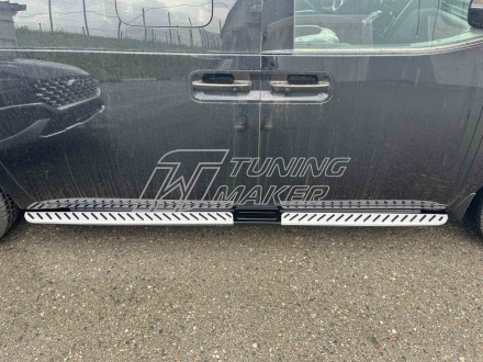 Hyundai Staria Пороги OEM Black 7