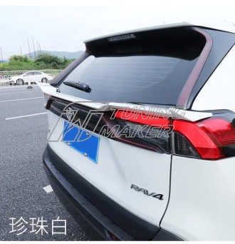 Rav4 спойлер багажника 1