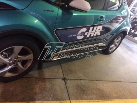 Штатные боковые пороги Toyota C-HR 2017+ - Боковые пороги