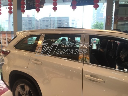 Накладки на стойки дверей Toyota Highlander - Накладки