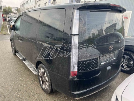 Hyundai Staria Пороги OEM Black 6